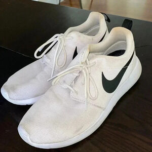 ✅Nike Tanjun Sneakers